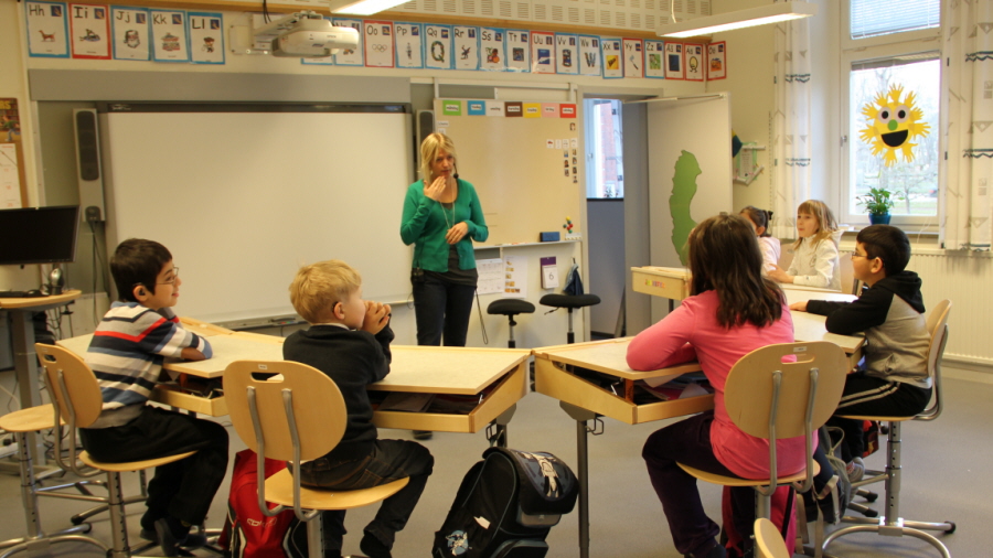 Undervisning i klassrum på Vänerskolan