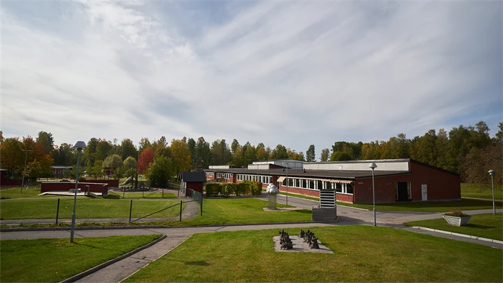 Ekeskolans skolbyggnad.