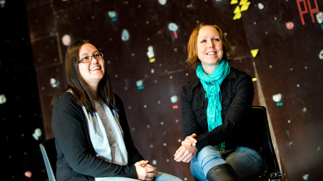Dramapedagogen Maria Kaewsit Engkvist och specialpedagogen Marie Torstensson