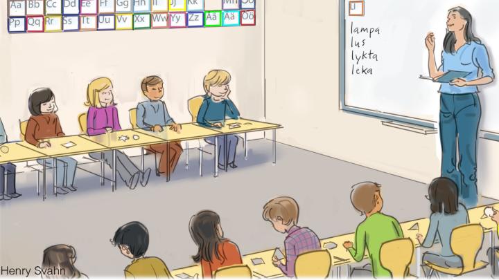 Elever i ett klassrum och lärare framme vid tavlan.