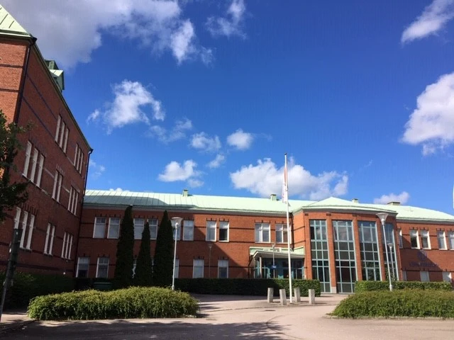 Vänerskolans skolbyggnad.